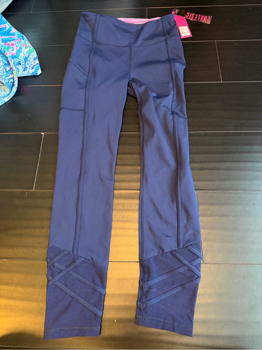 Lilly Pulitzer weekender Navy Leggings with Crisscross Hem NWT size small